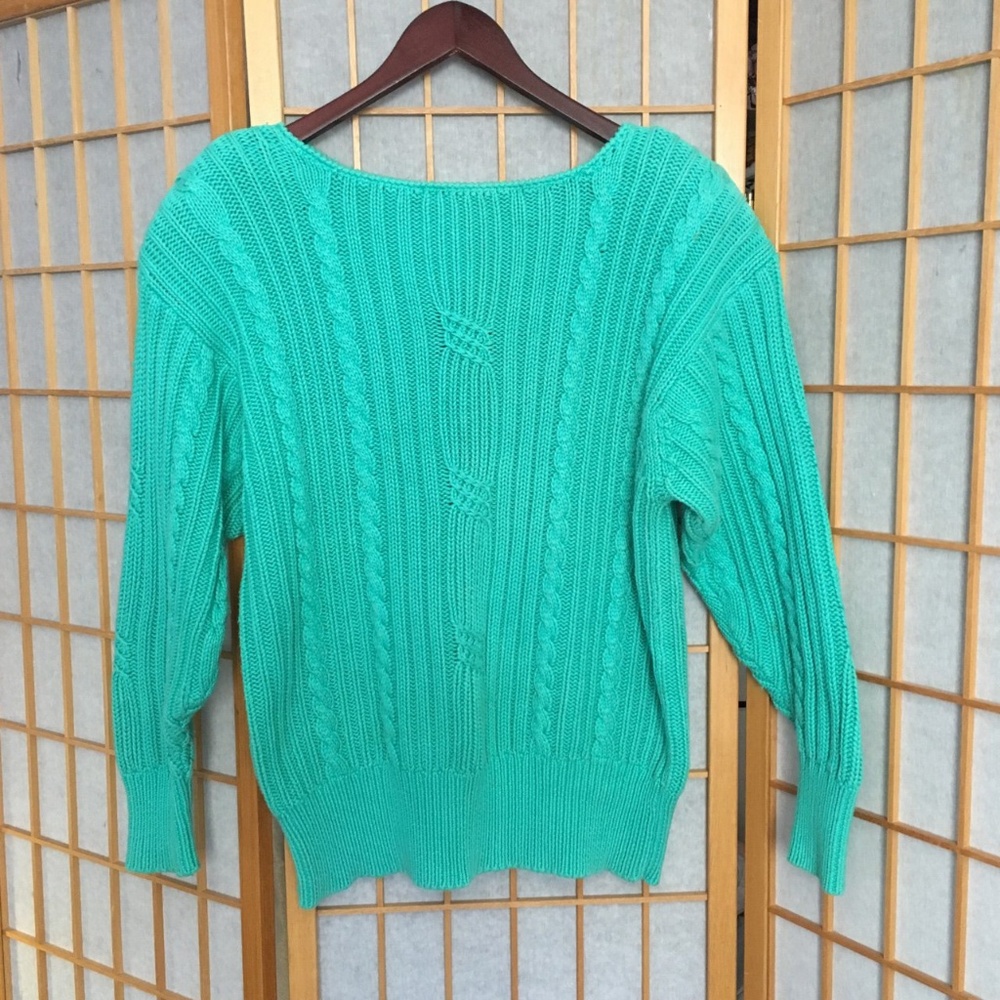 Vintage patterned mint green knit sweater
